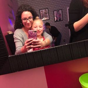 Meet your Posher, Alexandra